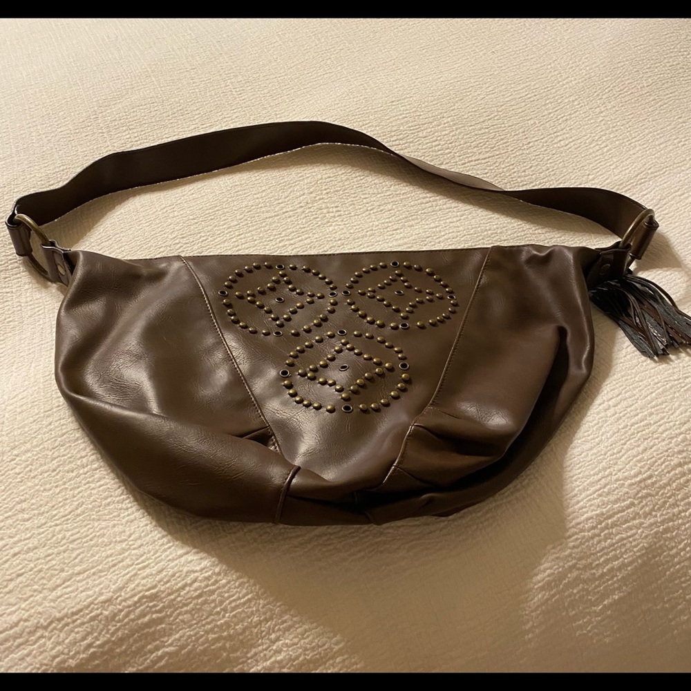 Hobo style faux leather bag.